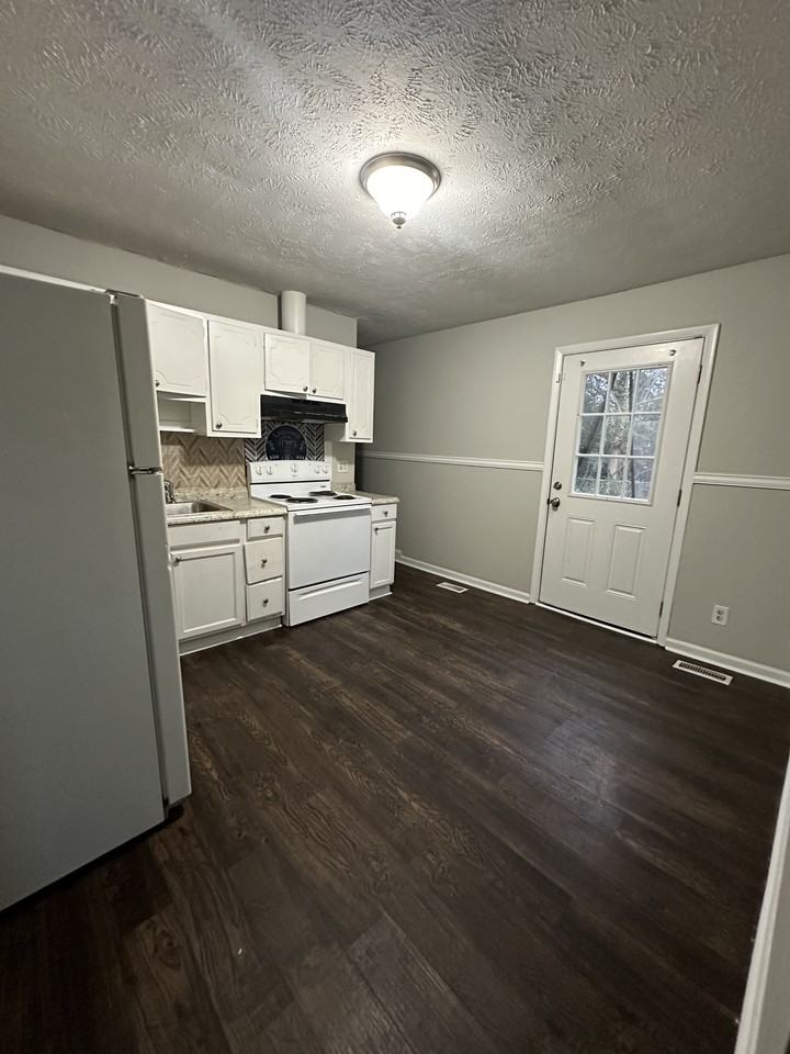 4933 Ellsworth Dr #1 - Photo 5 of 12