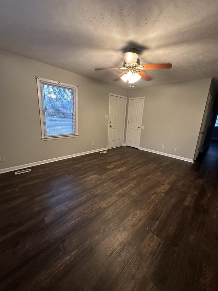 4933 Ellsworth Dr #1 - Photo 6 of 12