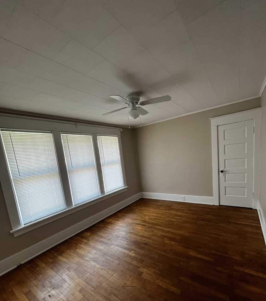 213 W Downie St #B - Photo 3 of 4