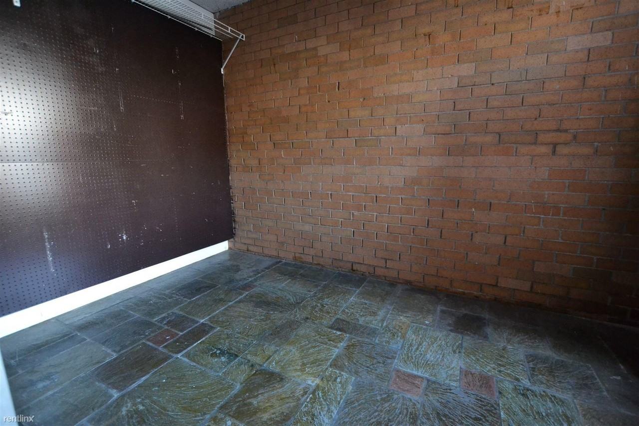 11 Commonwealth Ct #6 - Photo 5 of 8