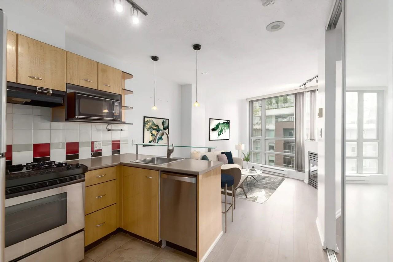 501 Pacific St - Photo 6 of 17