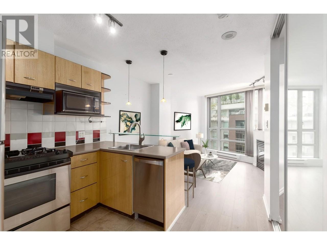 501 Pacific St - Photo 7 of 17