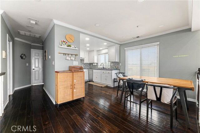 1712 Speyer Ln - Photo 3 of 5