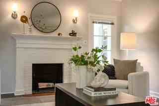 560 N Croft Ave - Photo 3 of 8