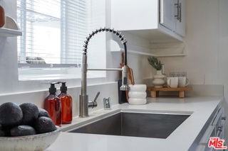 560 N Croft Ave - Photo 5 of 8