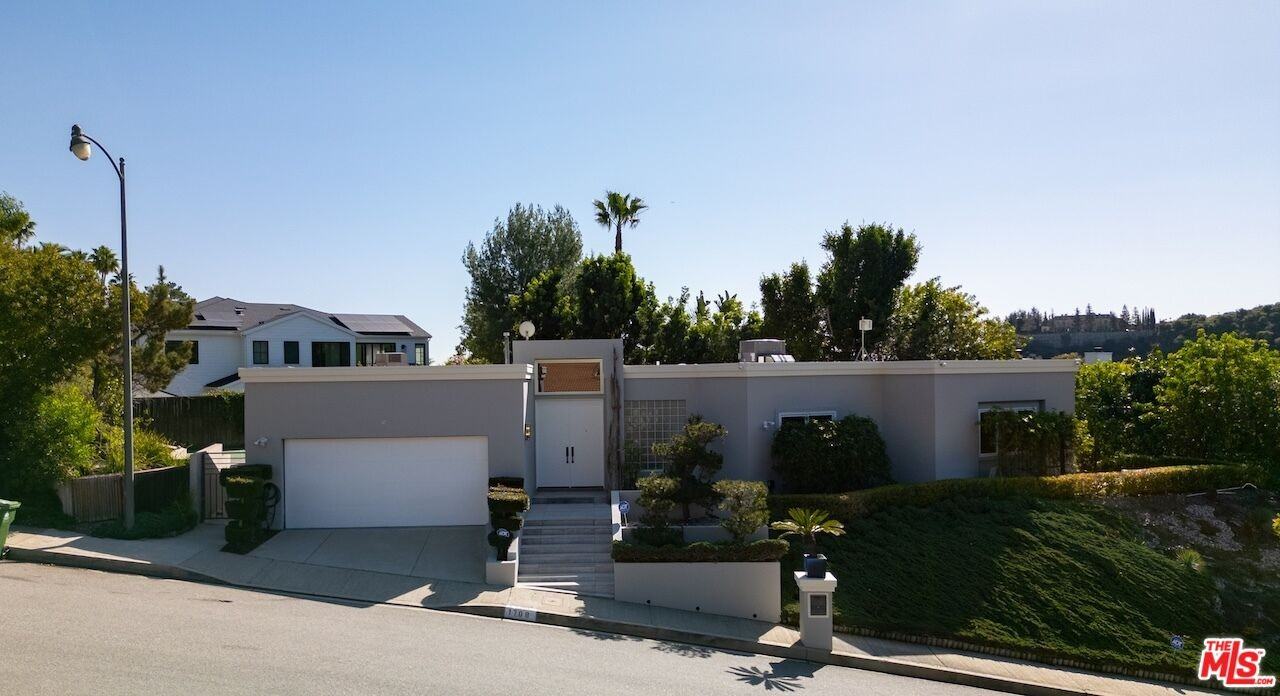 1708 Clear View Dr