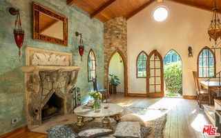 8978 Wonderland Park Ave - Photo 4 of 8