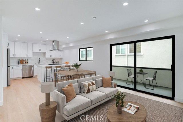 1334 9th St #3 - Photo 2 of 8