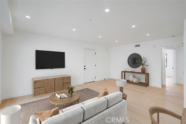 1334 9th St #3 - Photo 4 of 8