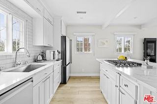 7520 Earldom Ave - Photo 4 of 8