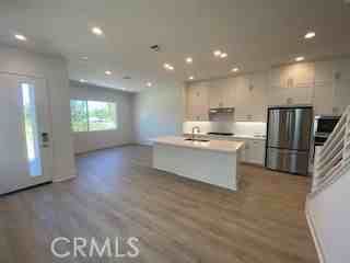 291 Novel - Photo 7 of 8