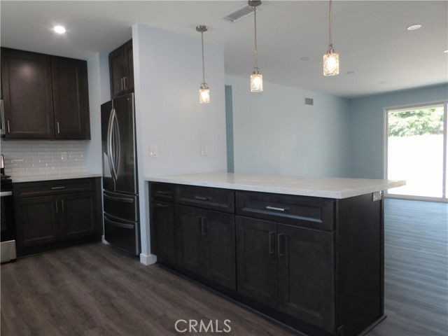 2737 Burly Ave - Photo 6 of 8