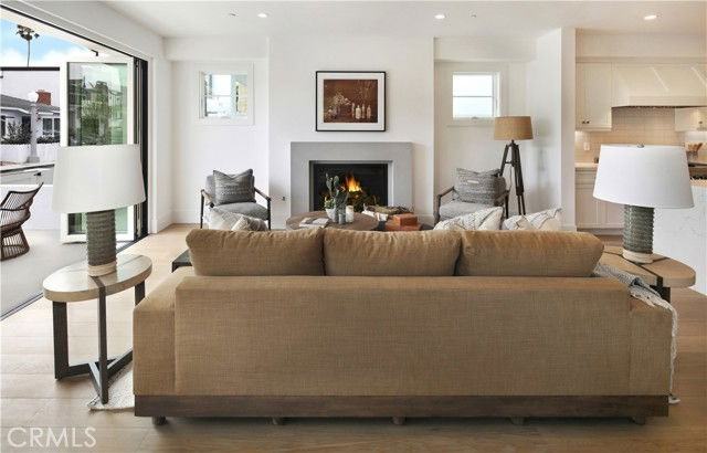 411 39th St - Photo 6 of 8