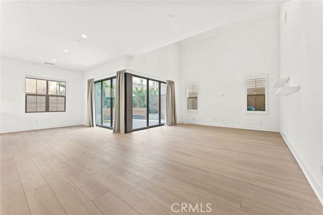 108 Yellow Iris - Photo 3 of 8