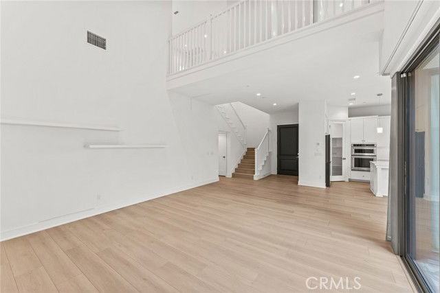 108 Yellow Iris - Photo 6 of 8