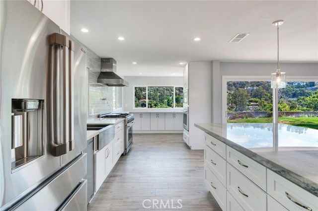 11761 Highview Dr - Photo 3 of 8