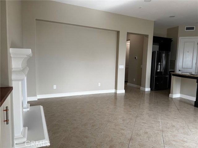 18180 Spyglass Hl - Photo 3 of 8