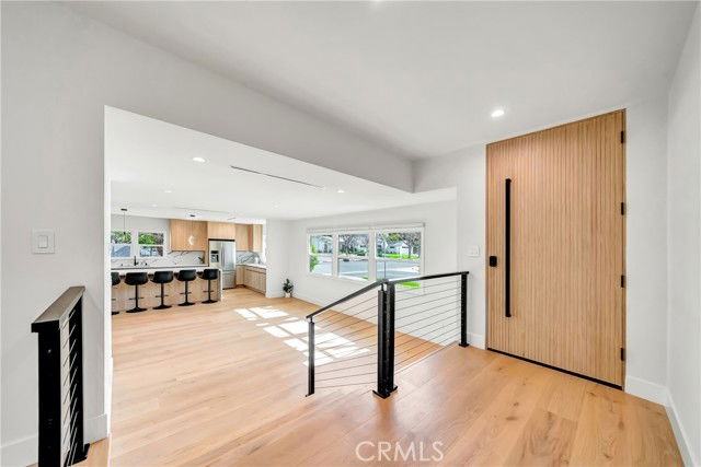 23635 Marylee St - Photo 2 of 8