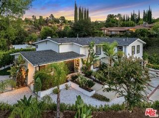 19410 Shenango Dr - Photo 2 of 8