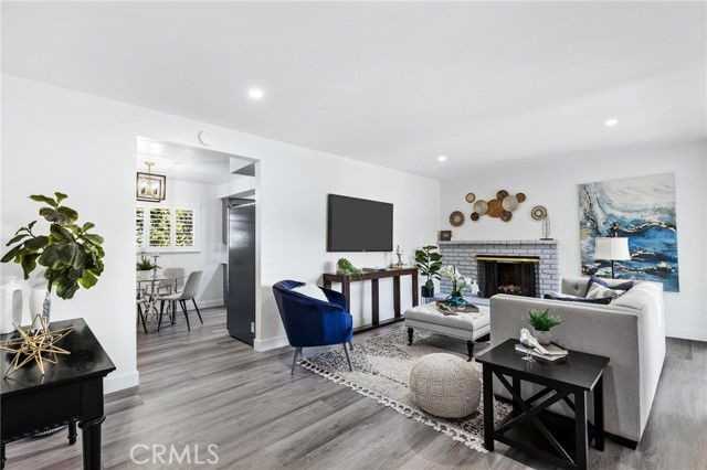 8356 Vanalden Ave - Photo 5 of 8