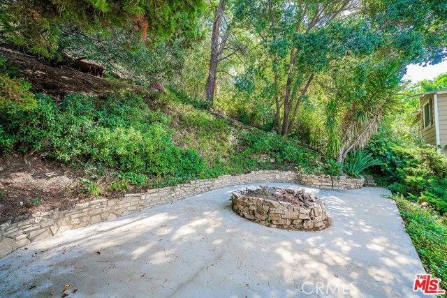 3826 Dixie Canyon Ave - Photo 3 of 8