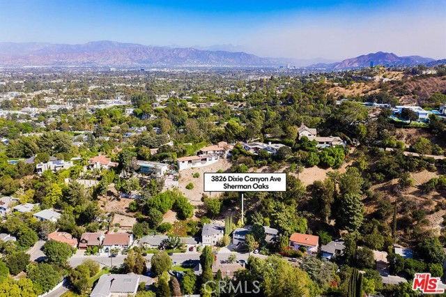 3826 Dixie Canyon Ave - Photo 5 of 8