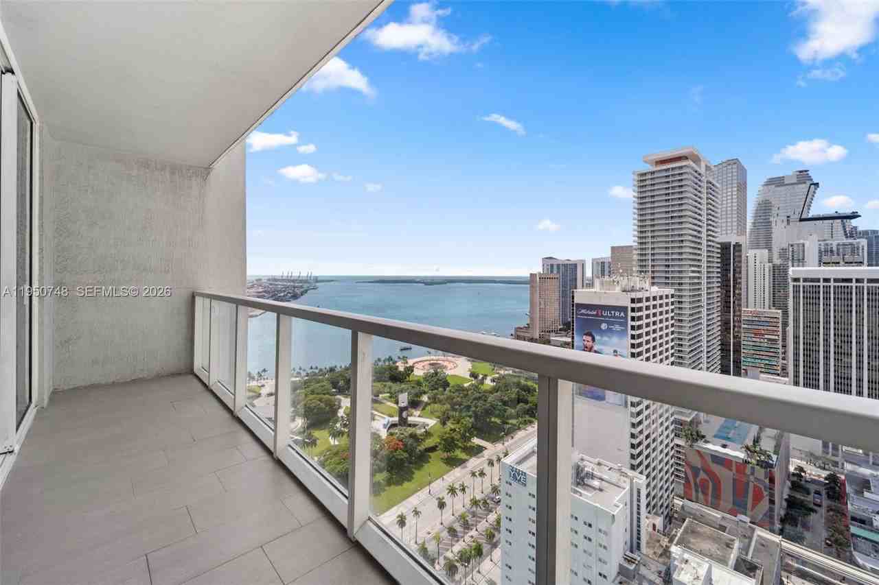 244 Biscayne Blvd #3507 - Photo 2 of 8