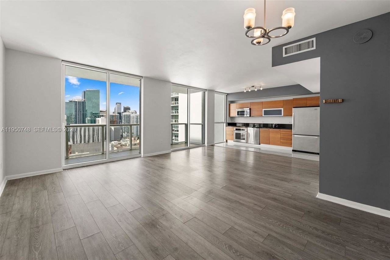 244 Biscayne Blvd #3507 - Photo 7 of 8