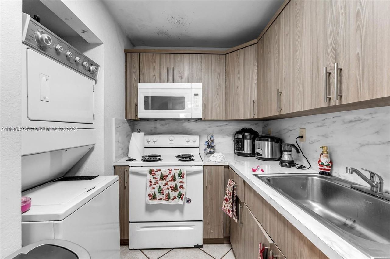 10000 Nw 80th Ave #2226 - Photo 3 of 8