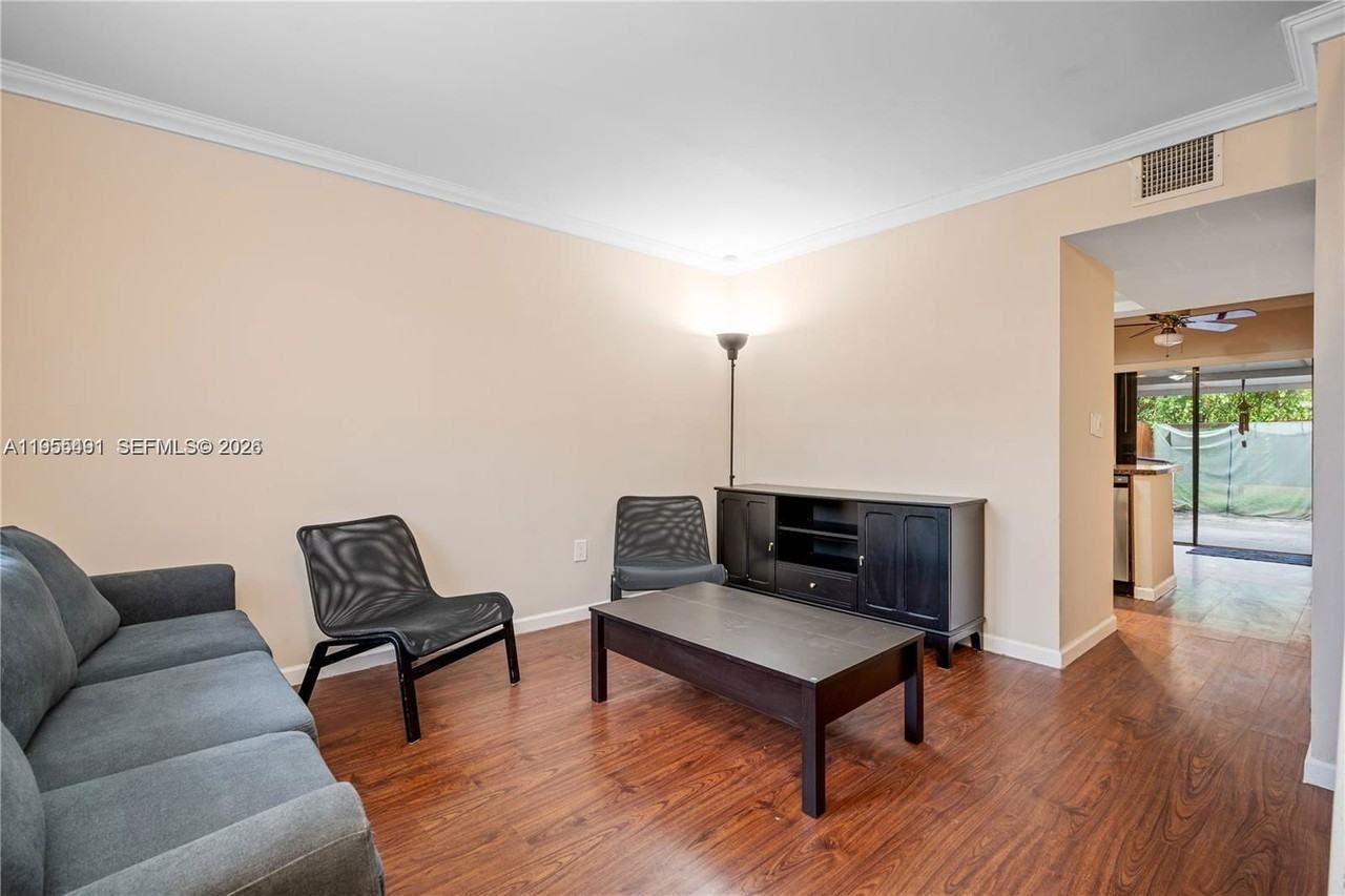 1927 Sw 107th Ave #306 - Photo 2 of 8