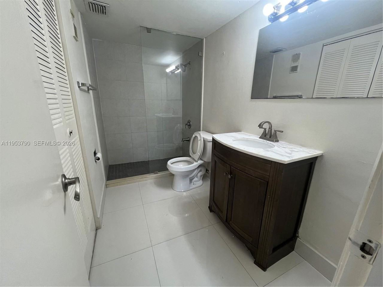 5731 Nw 37th St #218 - Photo 6 of 8