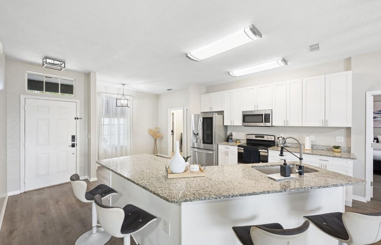 Lake Thomas Dr - Photo 4 of 9