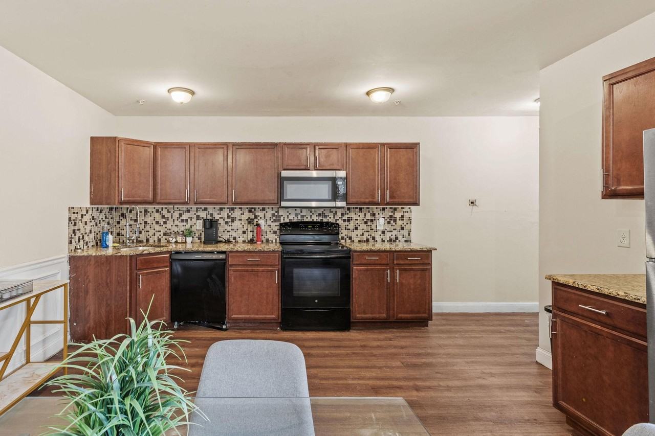 Cecil B Moore Ave - Photo 6 of 23