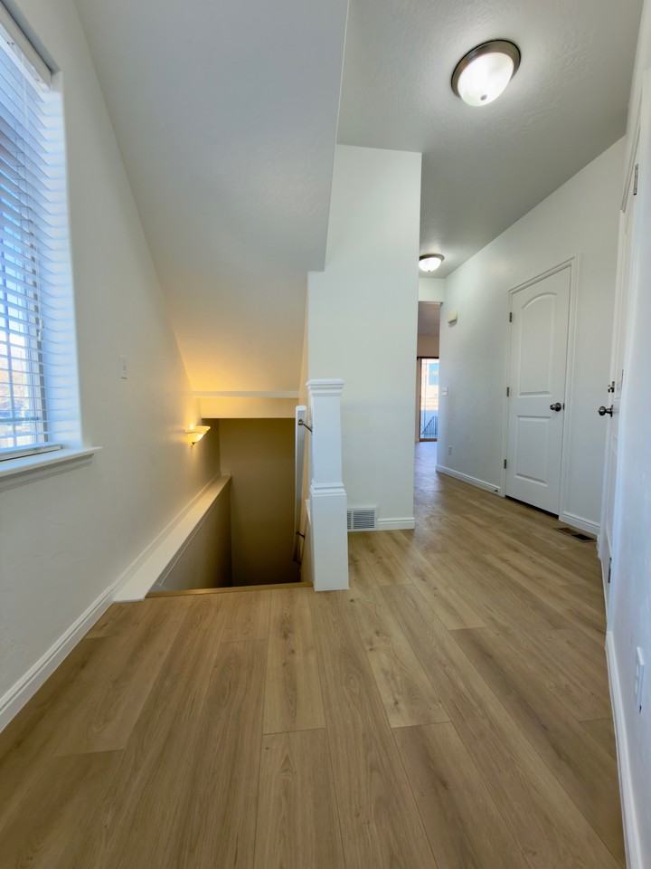 664 E St - Photo 2 of 45