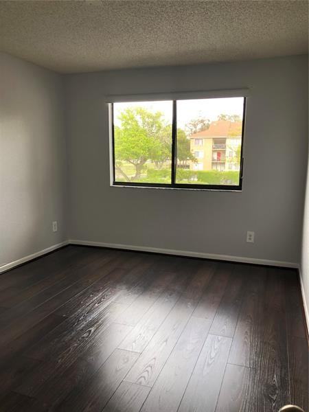 9244 Southwest 2nd Street - Photo 6 of 10