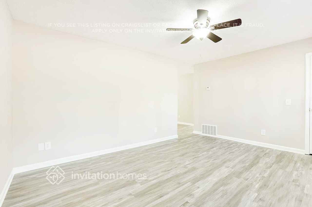 3197 Delhi Dr - Photo 5 of 25