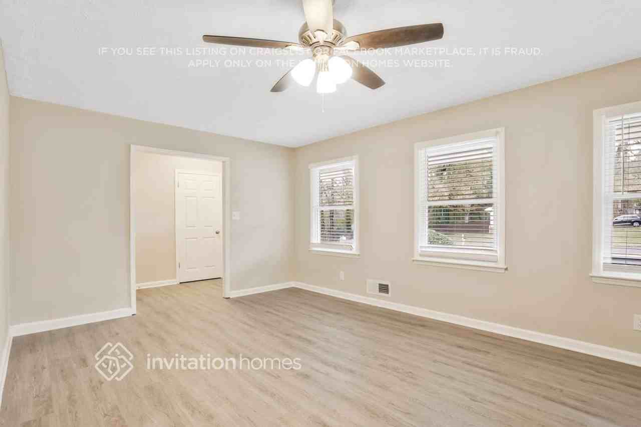 388 Stockwood Dr - Photo 7 of 24