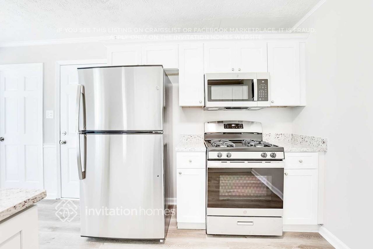 562 Rollingwood Dr - Photo 4 of 14