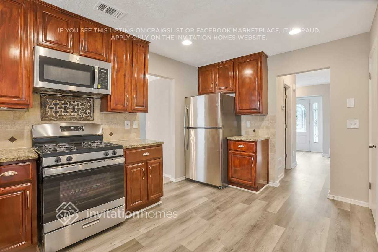 5308 Bridgewater Trce - Photo 2 of 25