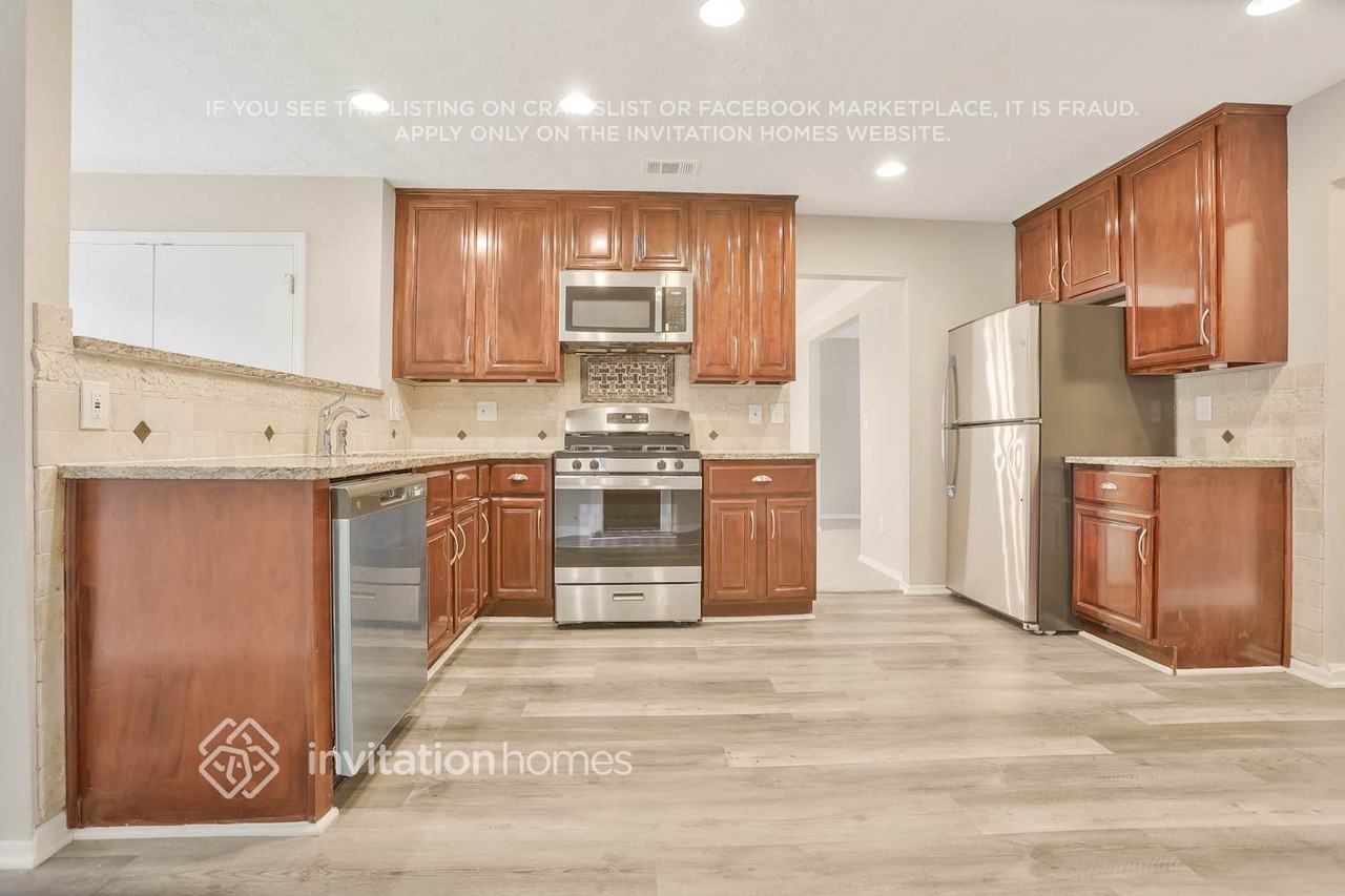 5308 Bridgewater Trce - Photo 4 of 25