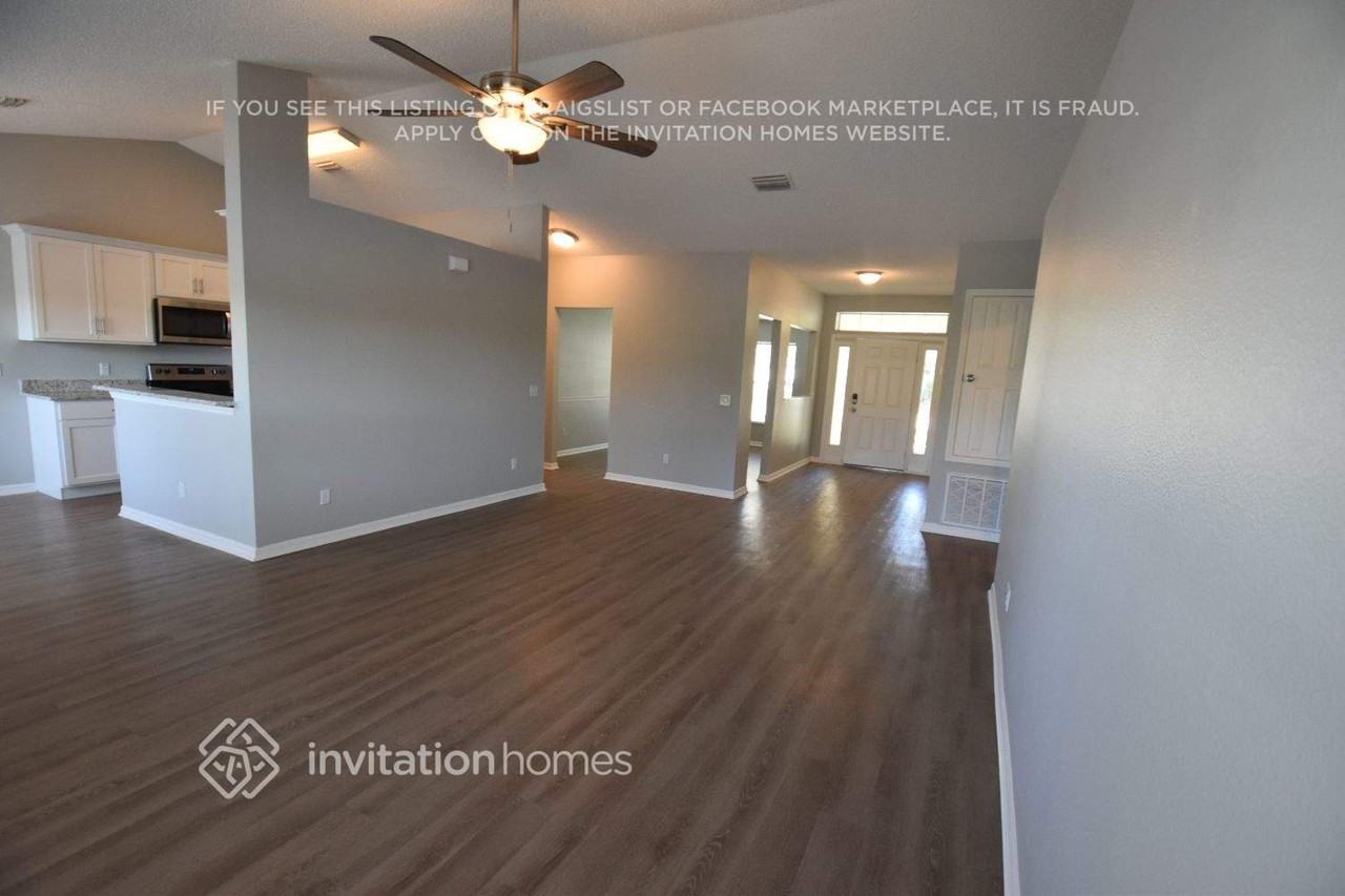 1085 Kingfisher Way - Photo 4 of 17