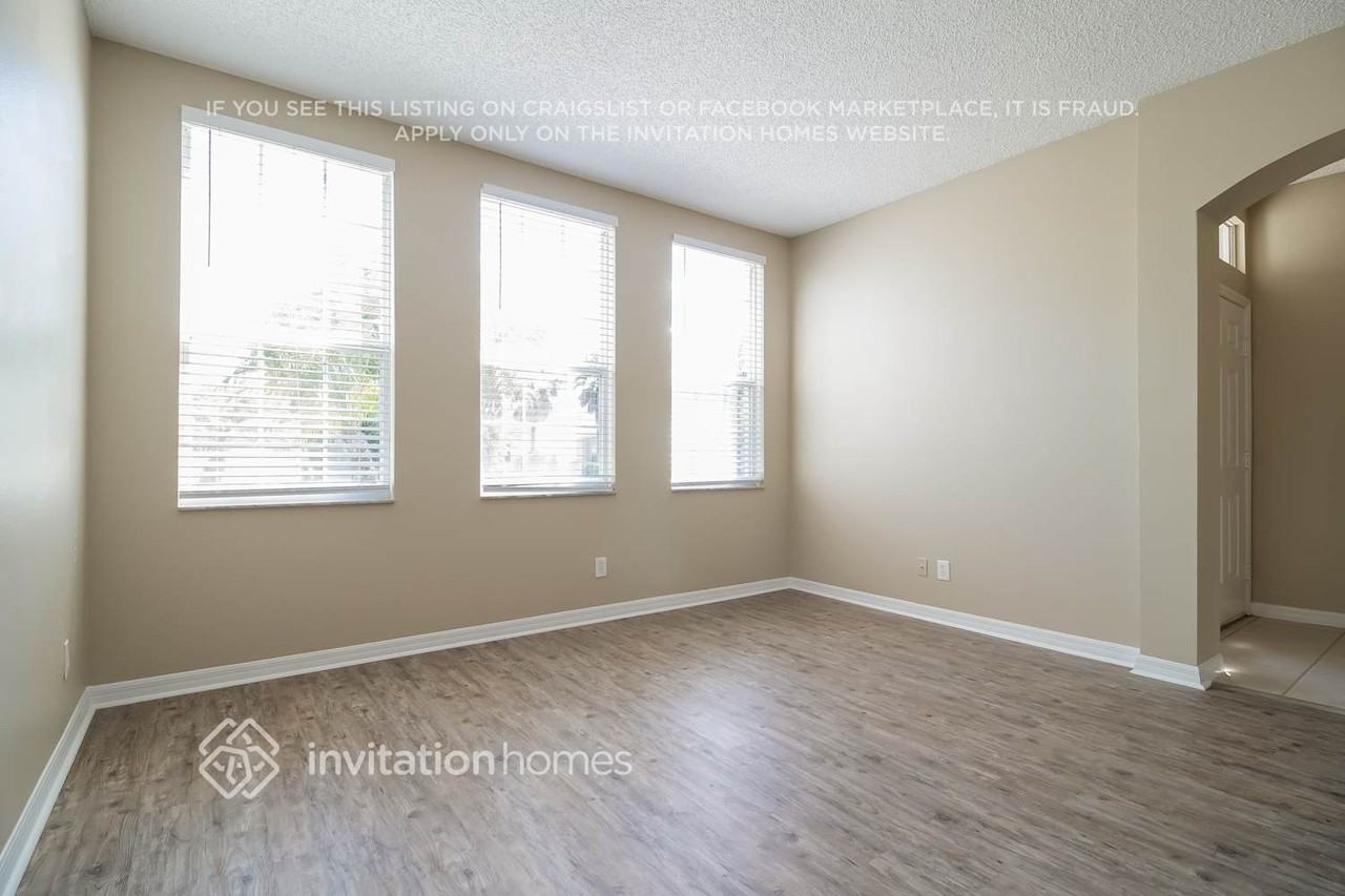 643 Bridgeway Blvd - Photo 4 of 21