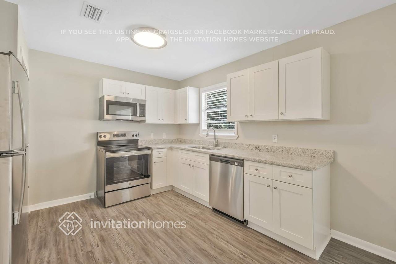 5028 Mcmanus Dr - Photo 6 of 24