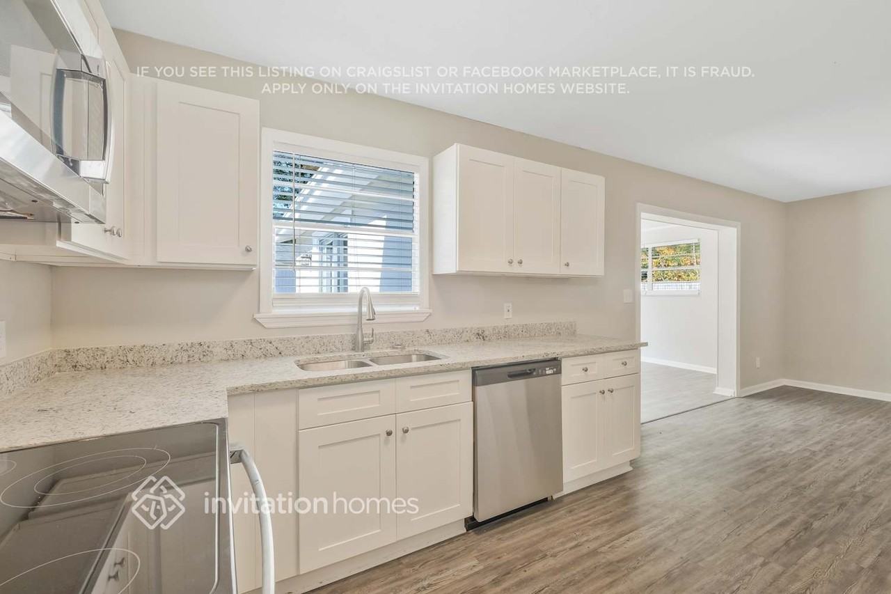 5028 Mcmanus Dr - Photo 7 of 24