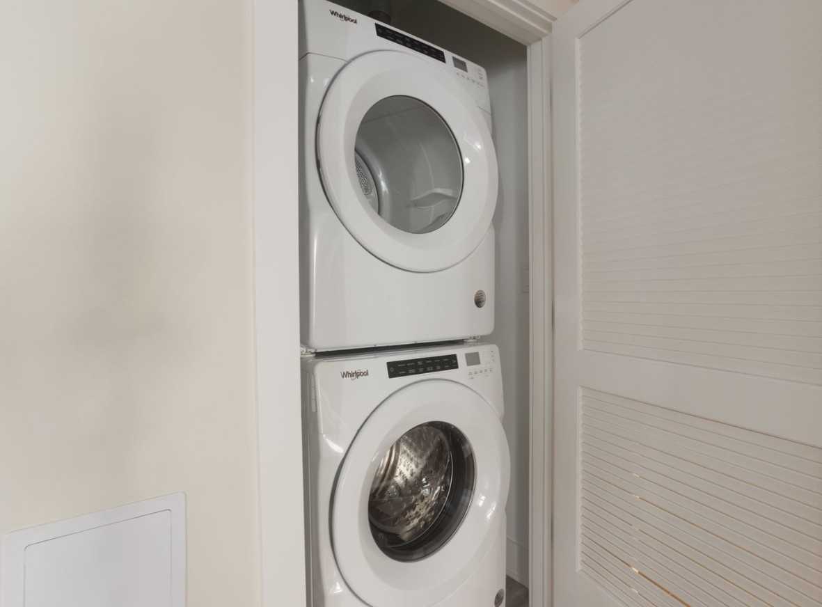 N Southport Ave & W Belden Ave - Photo 3 of 12