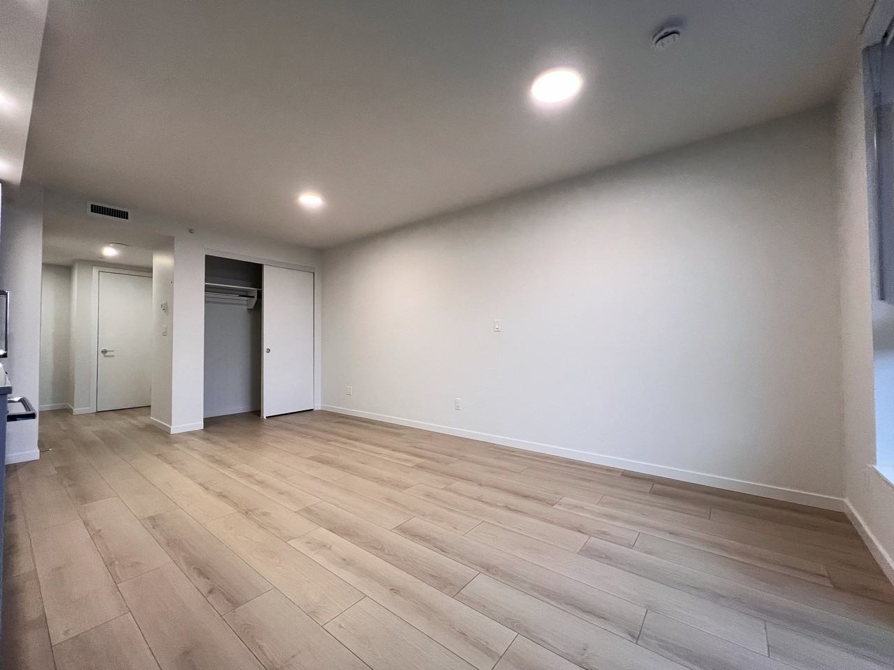 311 Alderson Avenue - Photo 4 of 17