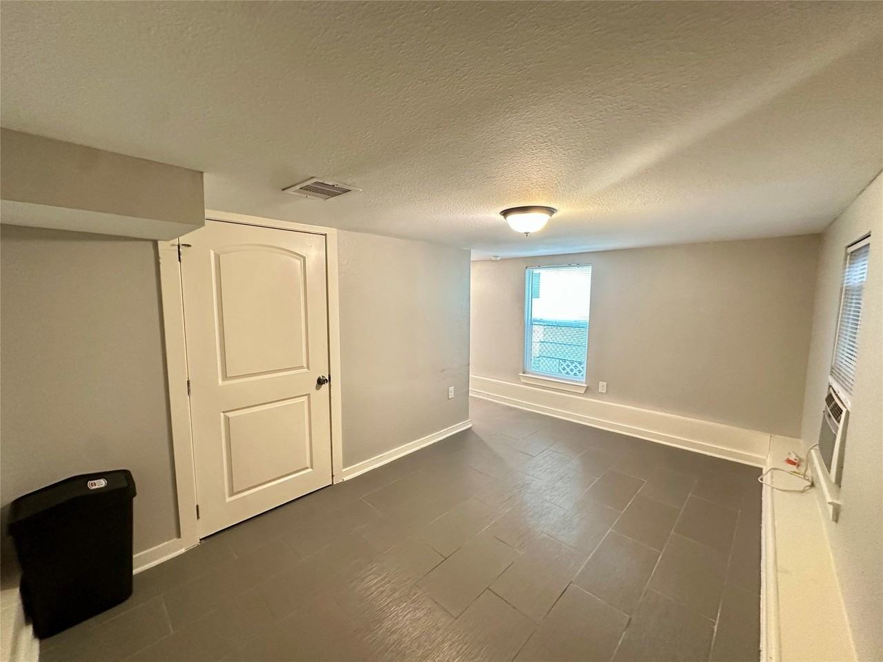 1304 Avenue N - Photo 4 of 15