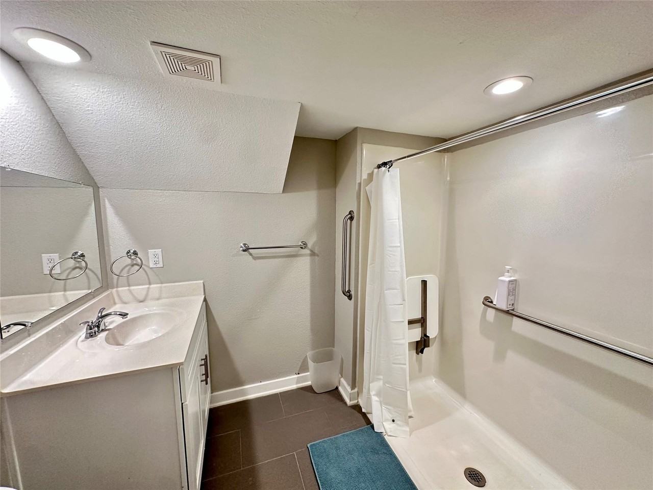 1304 Avenue N - Photo 6 of 15