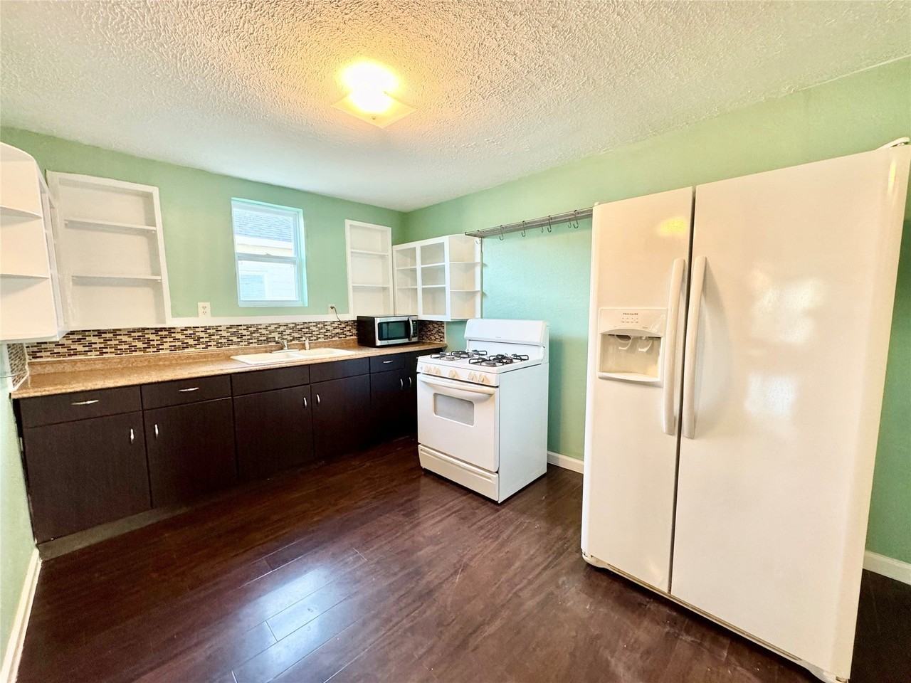 3714 Avenue S 1/2 - Photo 5 of 15