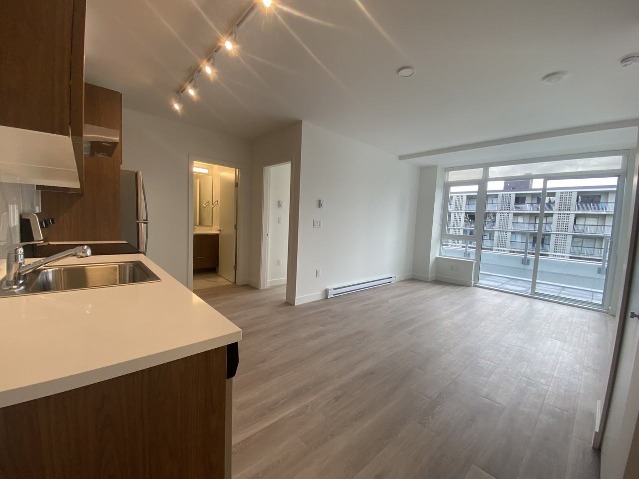 545 Sydney Avenue - Photo 2 of 9